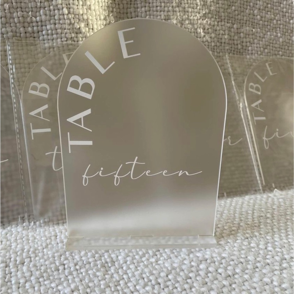 Acrylic frosted table numbers 1-25